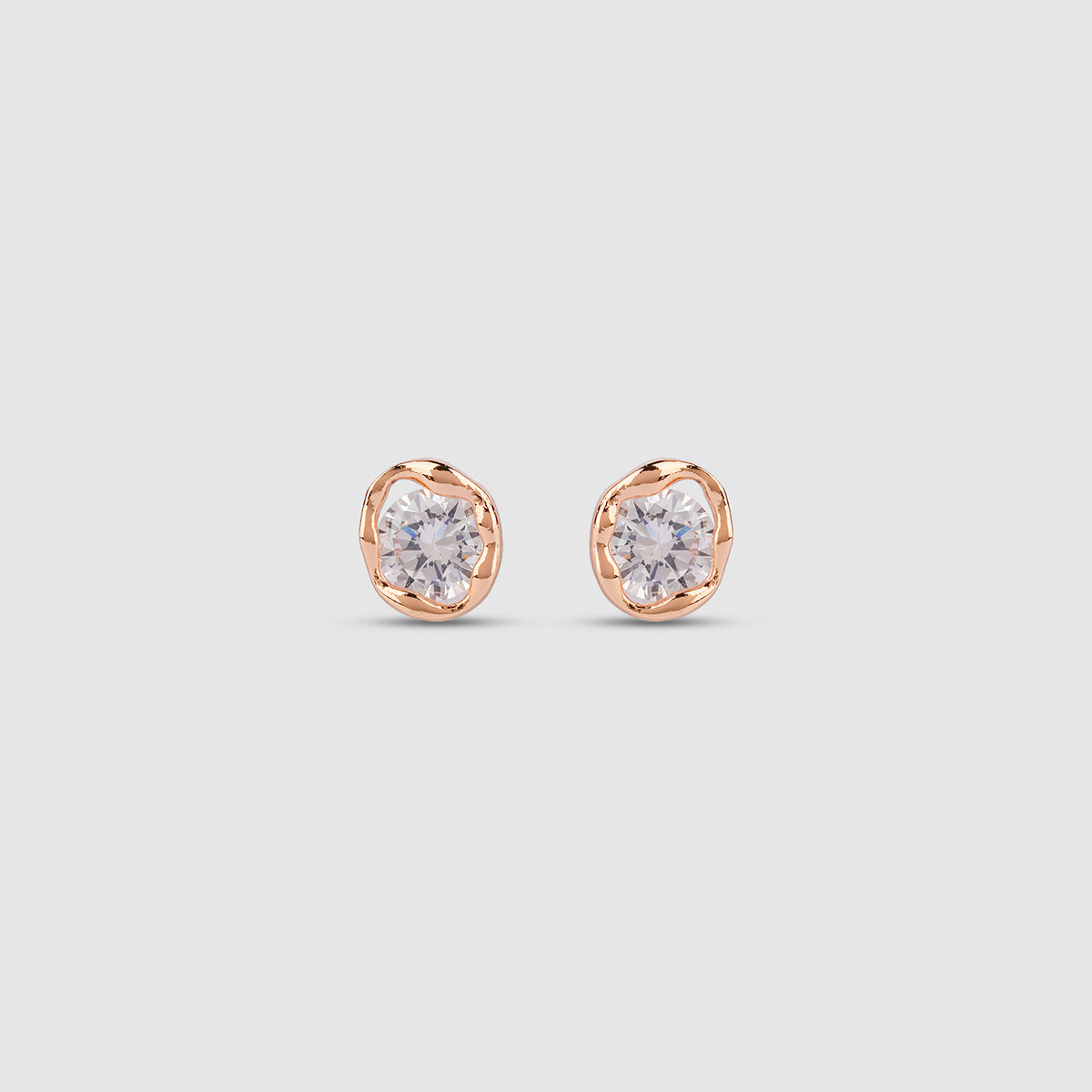 Round Solitaire Stud Earrings